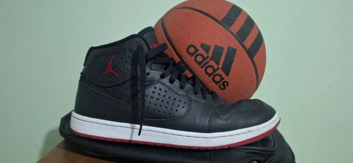 Tenis nike jordan jumpman 1 + Bola adidas Oficial