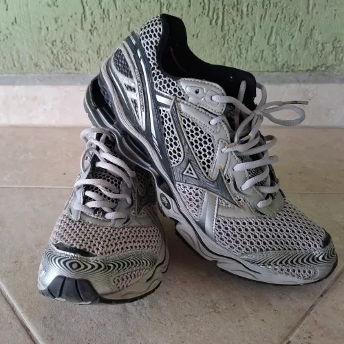 Tenis Mizuno Wave Creation 12