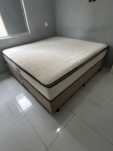 Vendo CAMA KING 