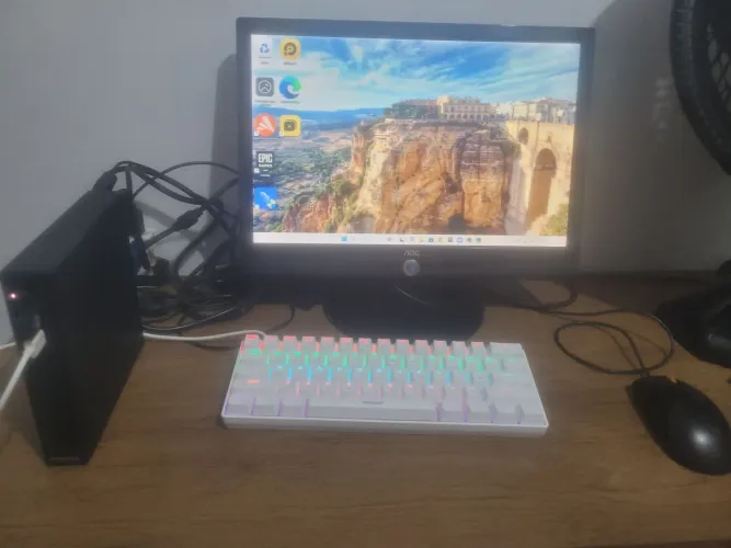 Vendo computador i7, 16 giga de ram placa de vídeo AMD ryzen pro 5