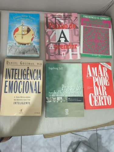 Livros Semi novos