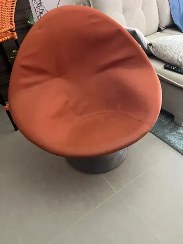 Cadeira giratória decorativa para sala