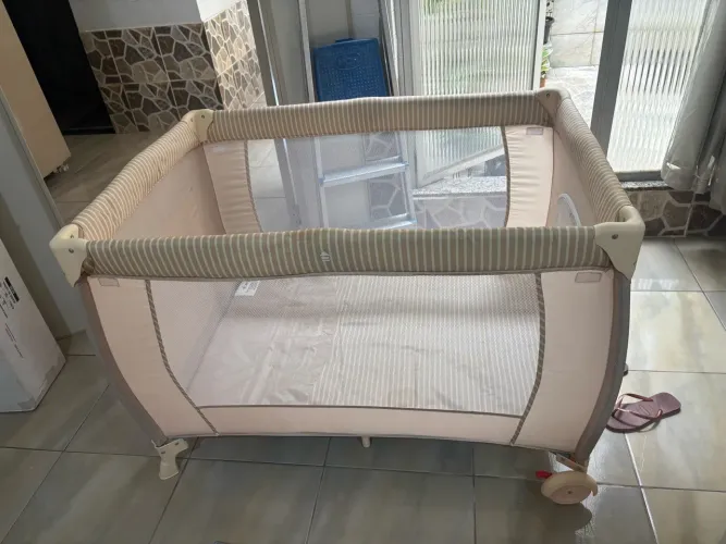 Vende-se Berço-Chiqueiro