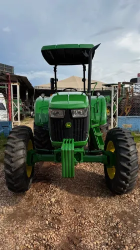 Trator John Deere 5090E
