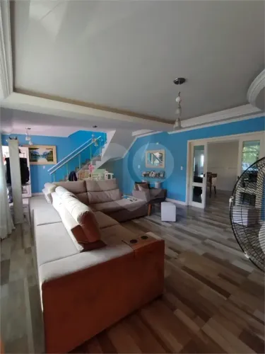 Casa à venda com 4 quartos, sendo 3 suítes, no condomínio Aruã Ecopark Lagos, Mogi das Cru