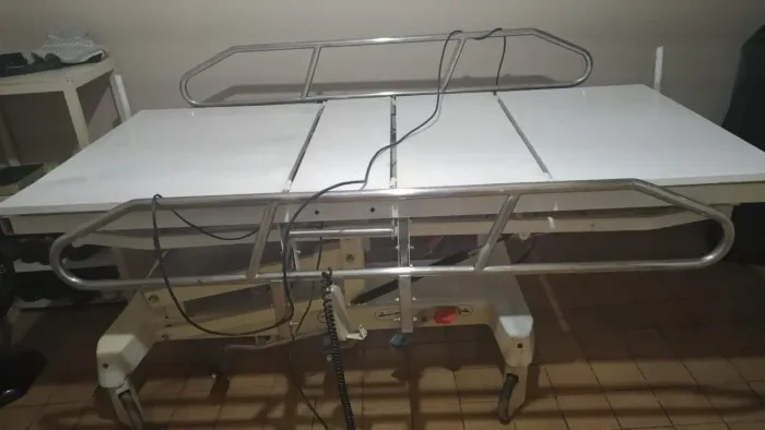 Cama hospitalar elétrica