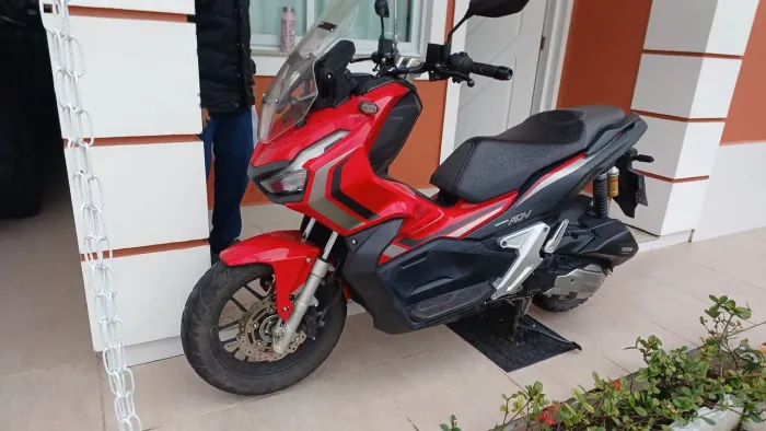 MOTO HONDA ADV
