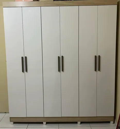 Guarda-roupa 6 portas