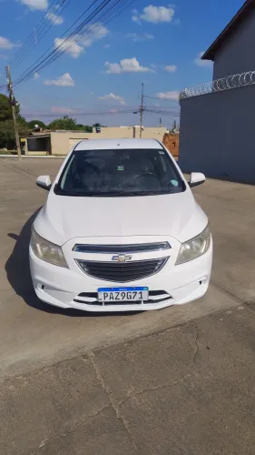Chevrolet Onix Hatch LT 1.0 8V Flex Power Mec. 4P 2015