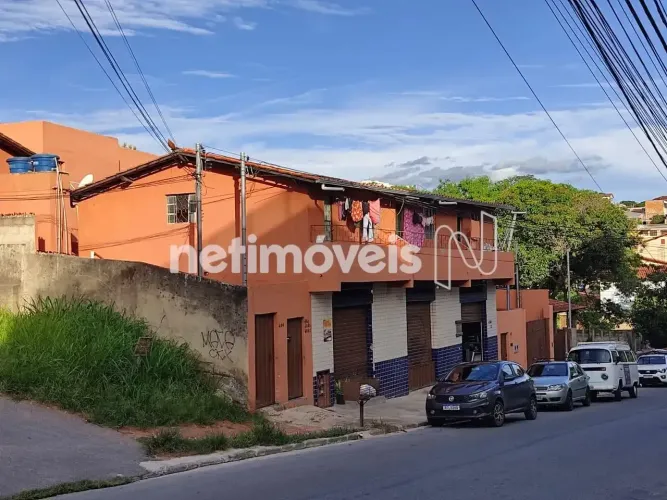 Prédio Comercial com 03 lojas, 6 apartamentos, 02 kitinetes e 02 geminadas no bairro São B