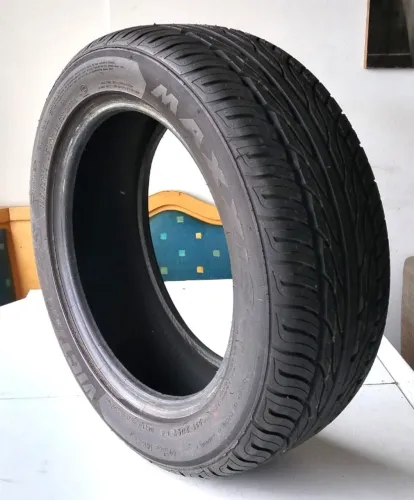 Pneu Aro 15 Marca Maxxis (Modelo Victra Z4S) - 195/55 R15 - Bom Estado