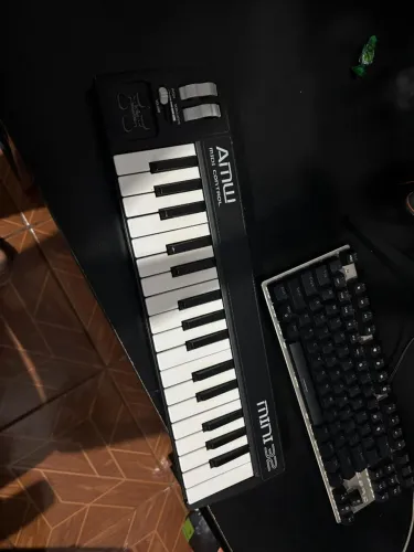Amw Mini 32 Black Teclado Controlador Midi USB Pro 32 teclas sensíveis ao toque