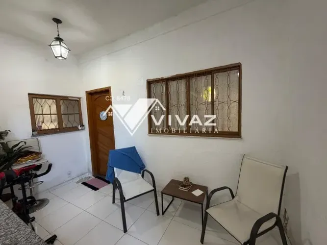Ótima Casa com 2 quartos sendo um suíte, Varanda e Quintal em Pilares