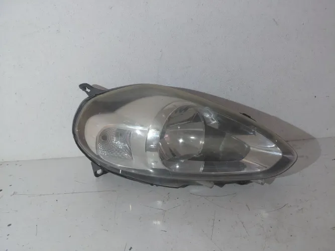 Farol Punto 2013/2015 direito com detalhe