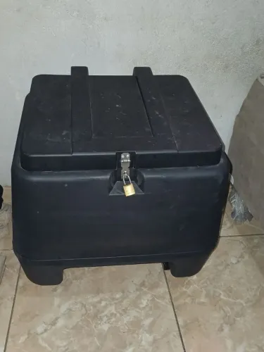 Bau 80 litros c/ suporte mottu 110