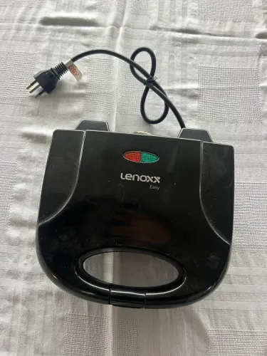 Sanduicheira 220