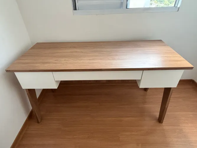 Escrivaninha de Madeira 1,5m x 60cm