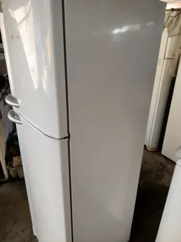 Geladeira Frost Free Electrolux 340 litros