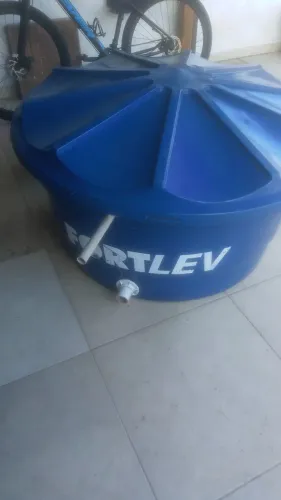 Vendo caixa d agua $ 250