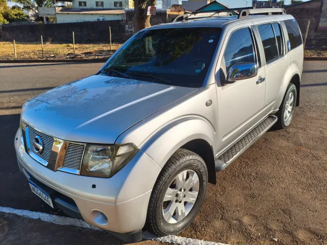 Nissan Pathfinder LE 2.5 16V TDI Diesel AUT 2006