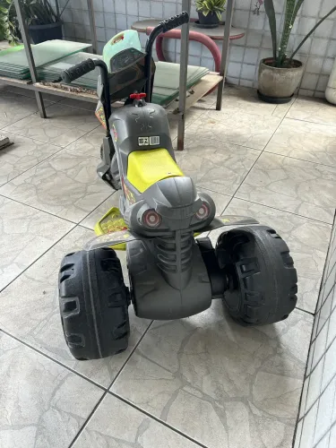 Moto elétrica infantil