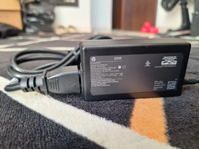 Carregador Notebook HP 65W USB- C Original (Modelo TPN-LA23)
