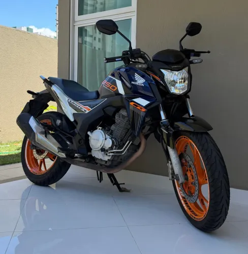 Vendo Twister 250 edição especial 2020