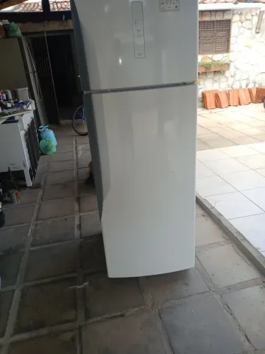 Geladeira Panasonic volume total 387lts.
