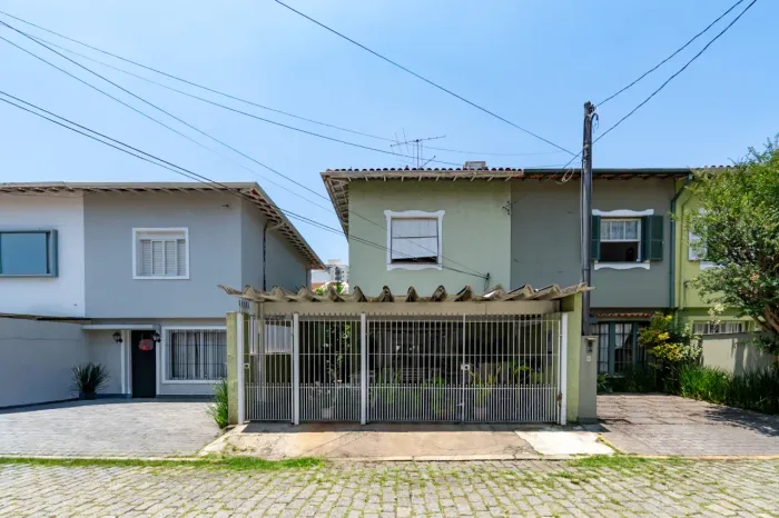 Casa de vila para venda em Vila Nova Conceição com 3 quartos, sendo 1 suíte, 150m²