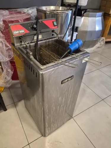 Fritadeira Elétrica Água e Óleo 15 Litros Inox 5000 W FA25 P 220v Croydon