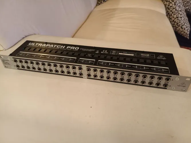 Patchbay Behringer zerado PX3000