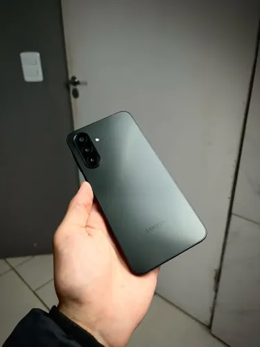 Samsung GALAXY A17 128GB Preto com apenas 6 meses de uso