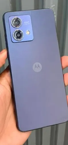 Celular moto g84 com defeito