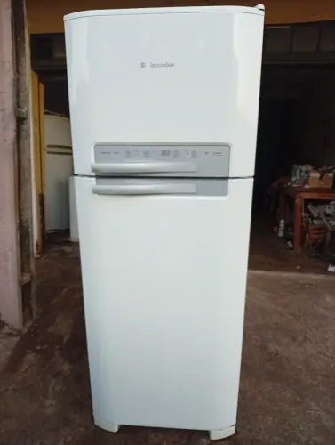 Geladeira Eletrolux 402 litros