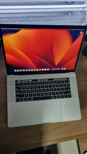 MacBook Pro 15 2017 Touch Bar | i7 16GB 256GB SSD | Bateria 100% Nova