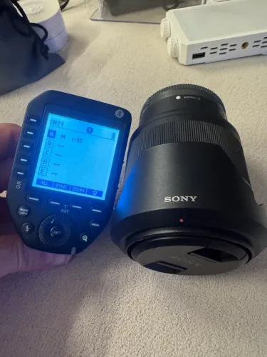 Lente Sony 28-70mm FE 3.5-5.6/emont + Radio Transmissor Flash Godox para Sony