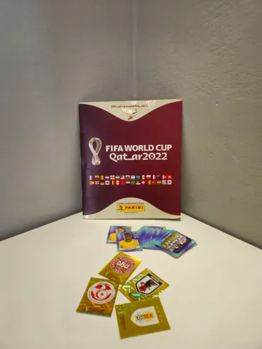 Álbum Copa do Mundo de 2022 Capa Mole + figurinhas repetidas 