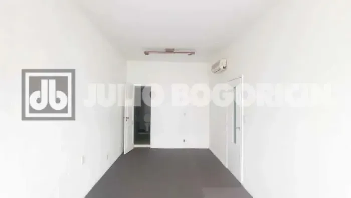 Sala comercial,56m2, a um minuto do metrô Uruguaiana