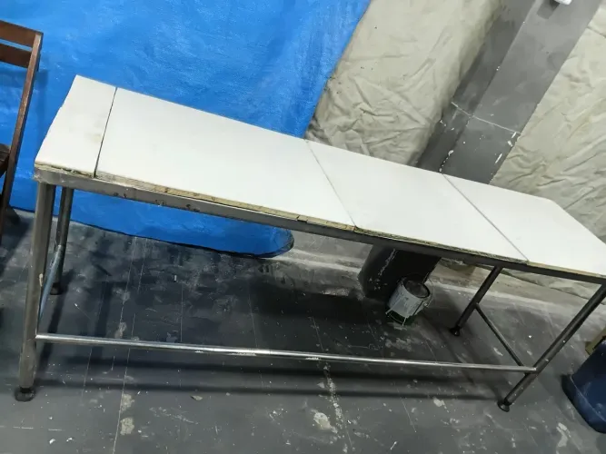 Mesa. Base de inox tampo de fibra 200x060