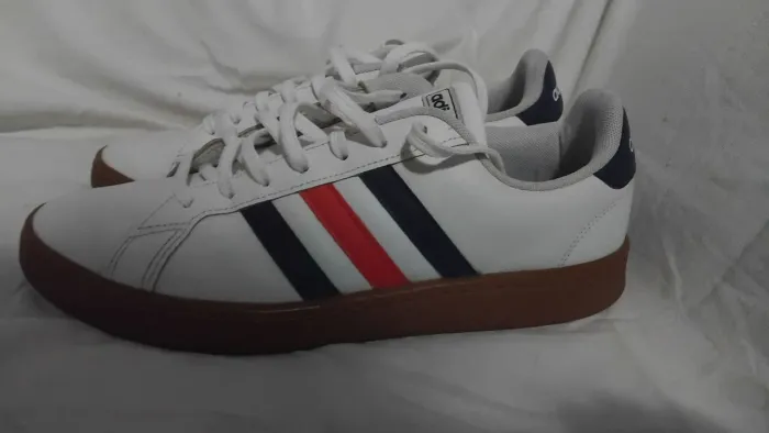 Tênis Adidas Original, Novo, Tamanho 41, Serve 40, Usei 3 Vezes, Paguei 350,00.