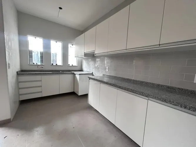 Sobrado com 02 dormitórios para locação, 68m² na Vila Gilda - Santo André/SP