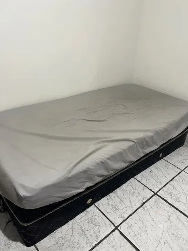 Box e colchão de solteiro (doação)
