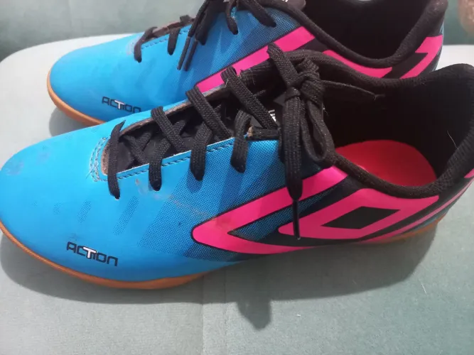 Chuteira Umbro Original Tamanho 39