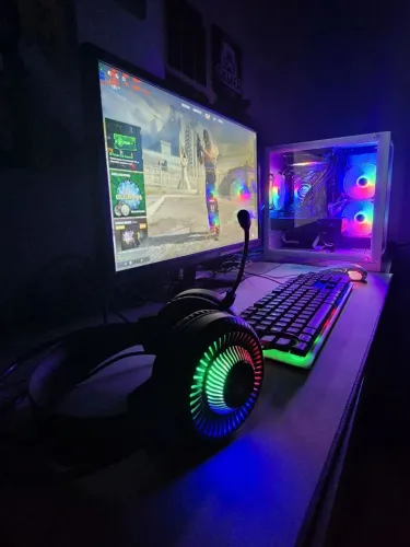 PC GAMER RYZEN 5 BRANCO PODEROSO LINDO E NOVO COM CPU MONITOR TECLADO MOUSE HEADPHONE
