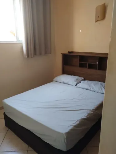 Cama com colchão bom estado