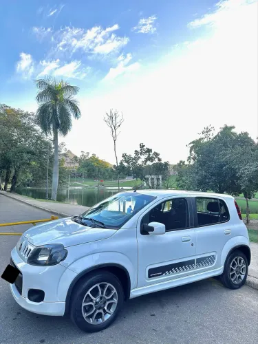 Fiat Uno Sporting 1.4 EVO Fire Flex 8V 4P 2014