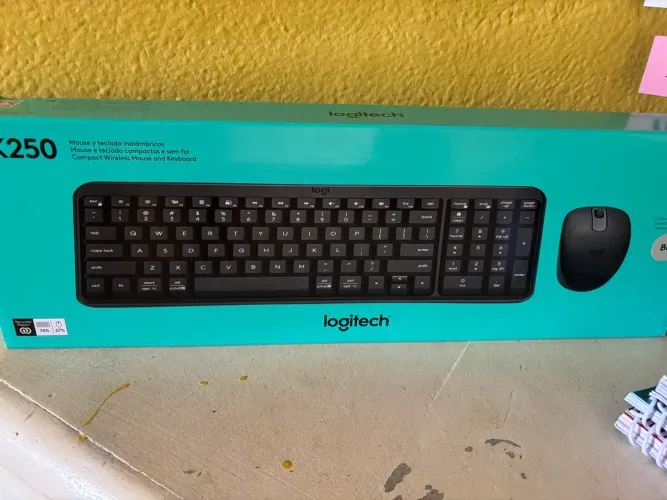 Kit teclado + mouse Bluetooth Logitech MK250