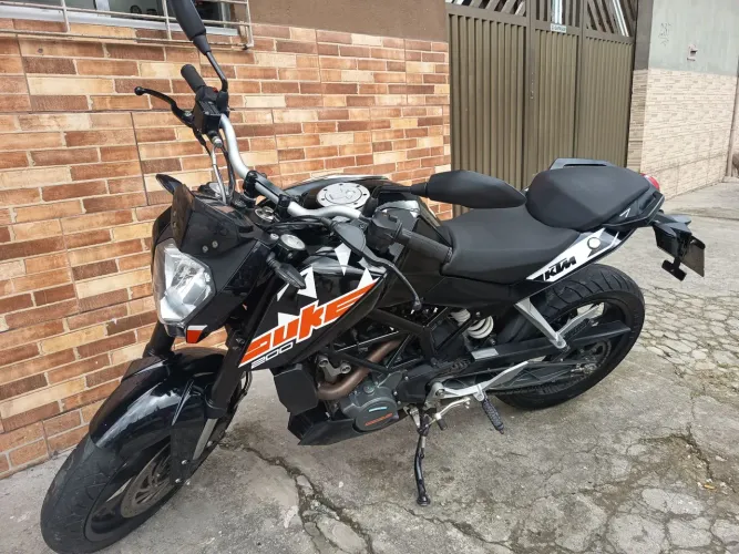Moto Duke 200 KTM 2019 estado de nova