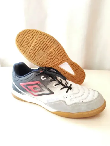 Chuteira umbro pro 5 bump club seminova