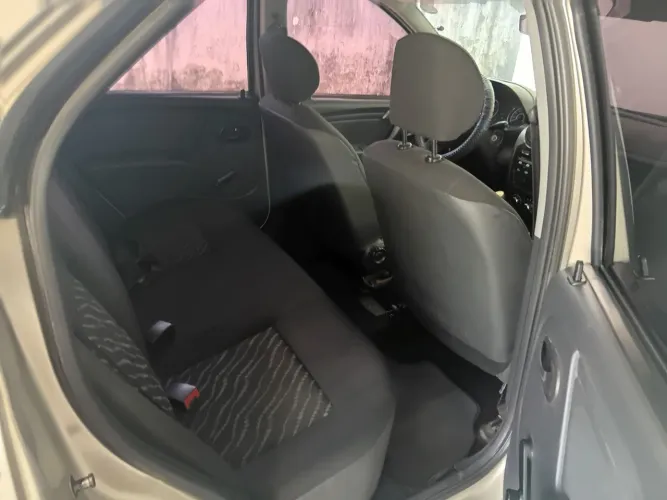 Renault Logan Authentique Hi-flex 1.0 16V 4P 2012